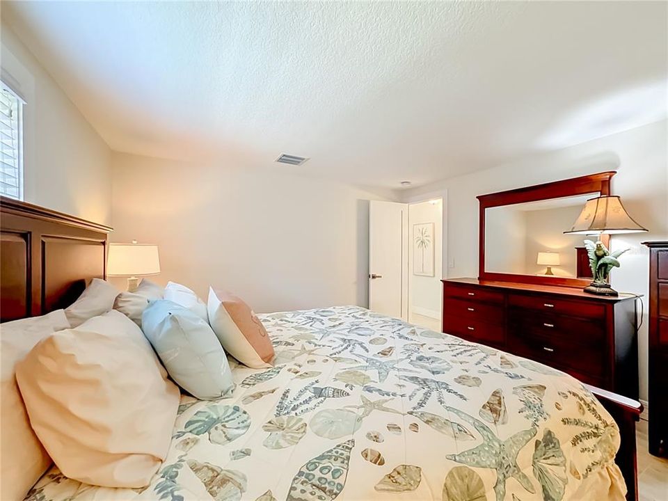 For Sale: $1,485,000 (3 beds, 2 baths, 1829 Square Feet)