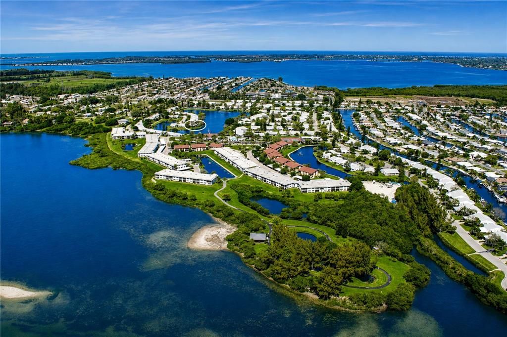 На продажу: $328,000 (2 спален, 2 ванн, 1314 Квадратных фут)
