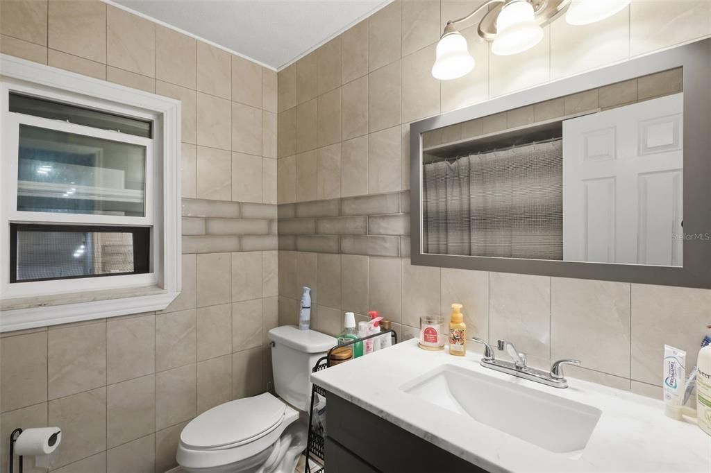 En Venta: $1,299,000 (8 camas, 5 baños, 6494 Pies cuadrados)