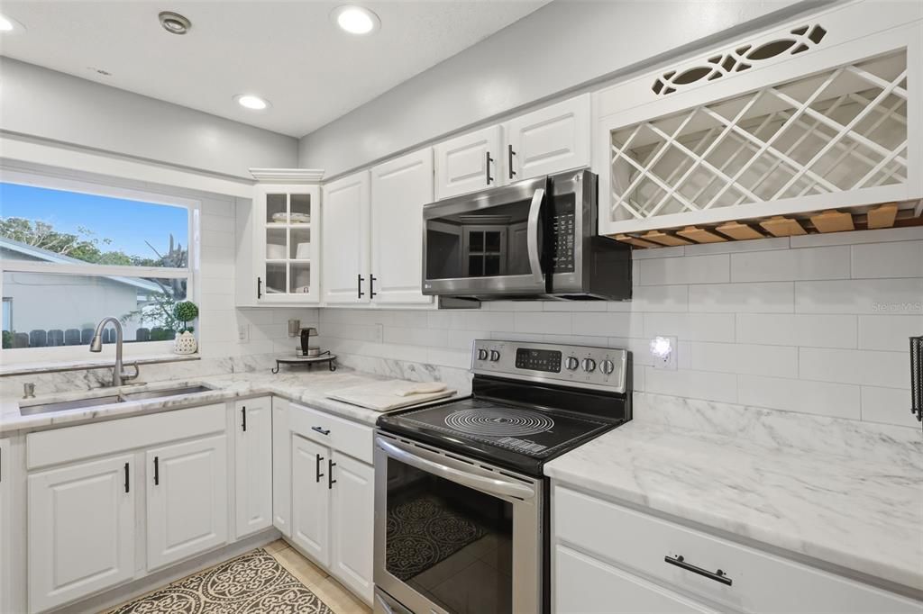 En Venta: $1,299,000 (8 camas, 5 baños, 6494 Pies cuadrados)