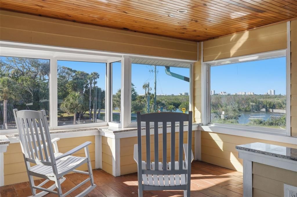 En Venta: $1,299,000 (8 camas, 5 baños, 6494 Pies cuadrados)