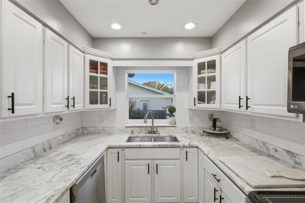 En Venta: $1,299,000 (8 camas, 5 baños, 6494 Pies cuadrados)