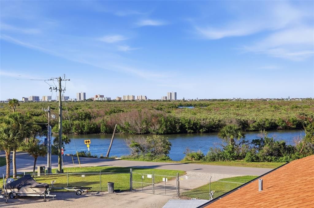 En Venta: $1,299,000 (8 camas, 5 baños, 6494 Pies cuadrados)