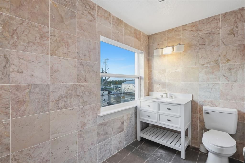 En Venta: $1,299,000 (8 camas, 5 baños, 6494 Pies cuadrados)