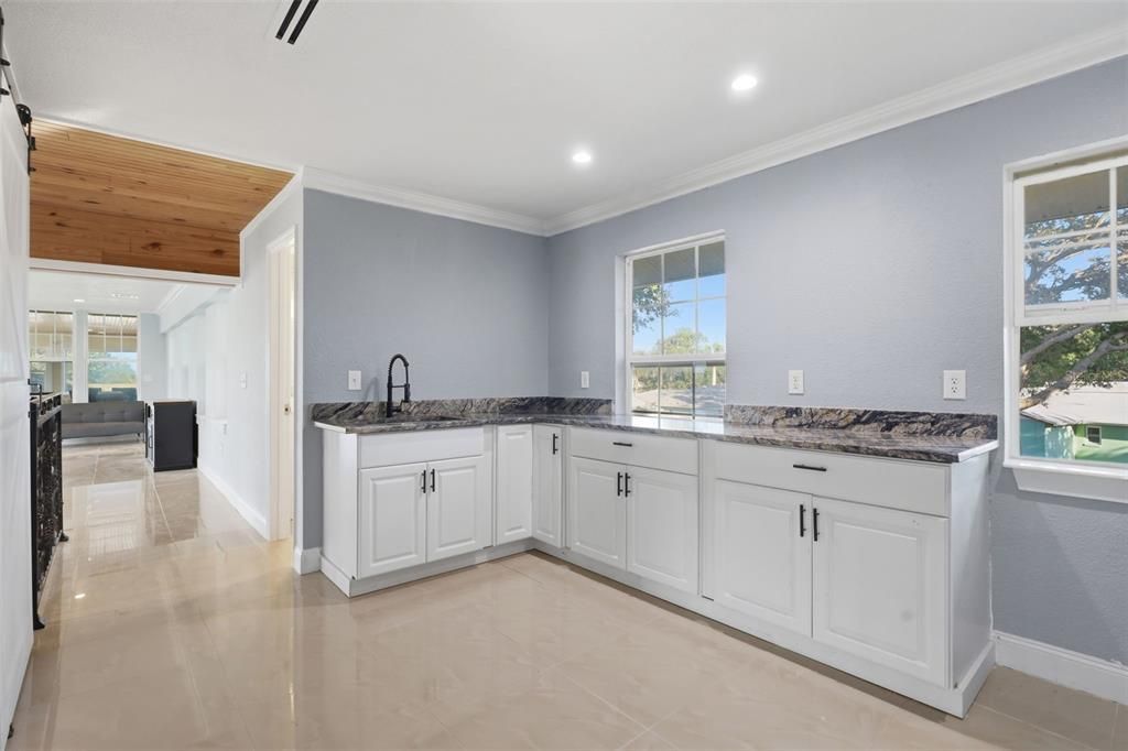 En Venta: $1,299,000 (8 camas, 5 baños, 6494 Pies cuadrados)