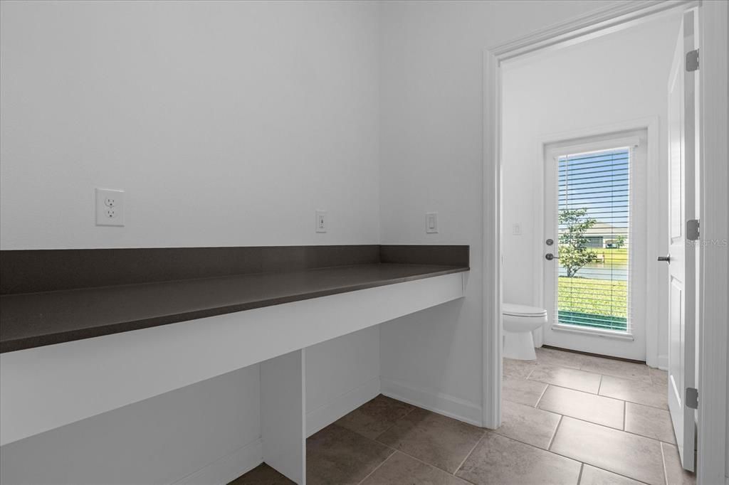 Active With Contract: $2,750 (4 beds, 2 baths, 2921 Square Feet)