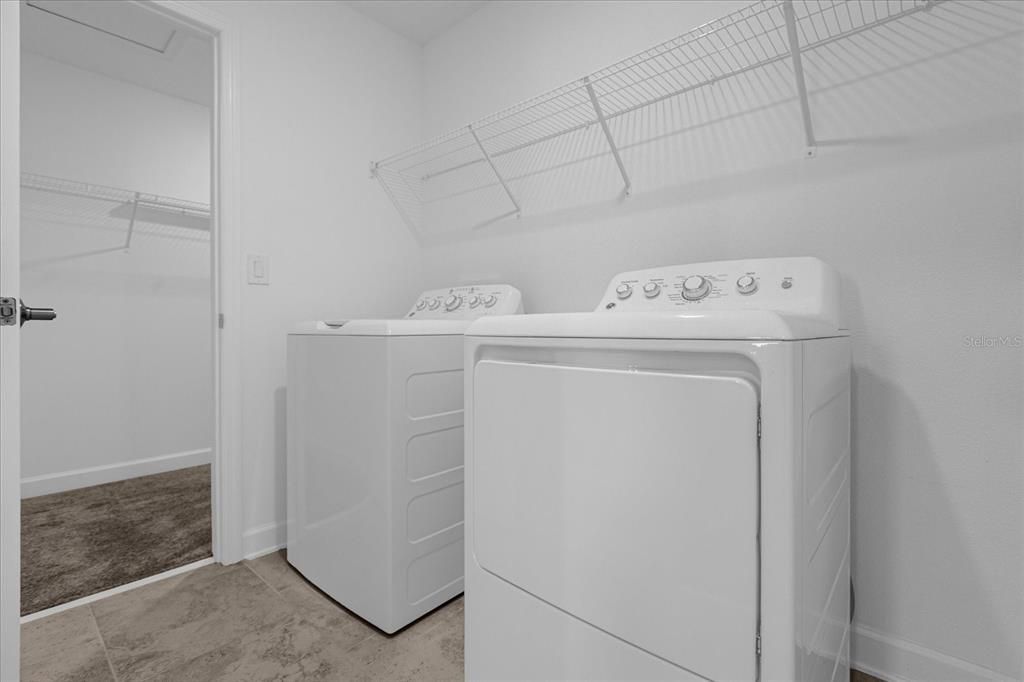 Active With Contract: $2,750 (4 beds, 2 baths, 2921 Square Feet)