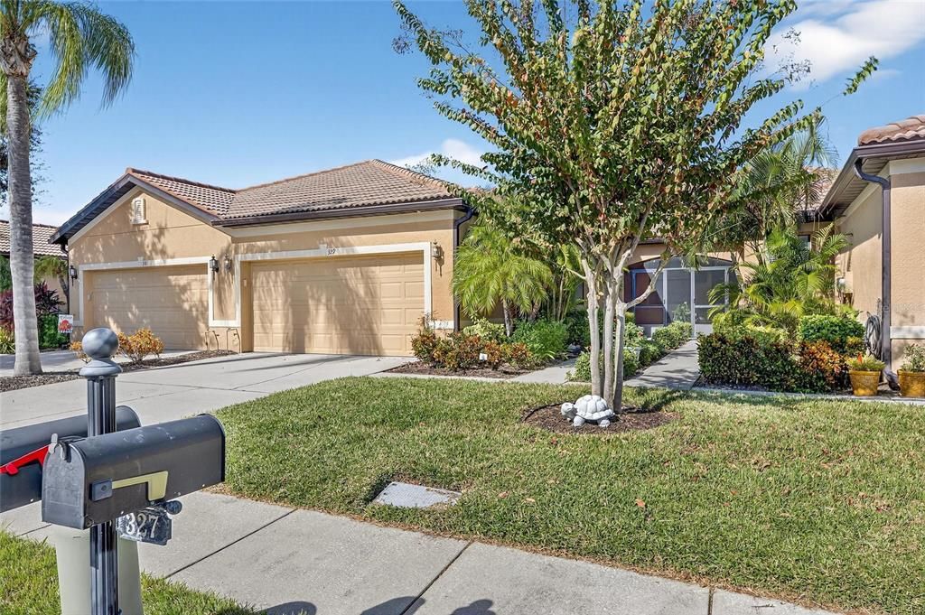 Active With Contract: $240,000 (2 beds, 2 baths, 1461 Square Feet)