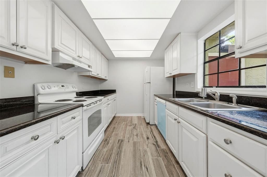 В аренду: $1,750 (3 спален, 2 ванн, 1151 Квадратных фут)