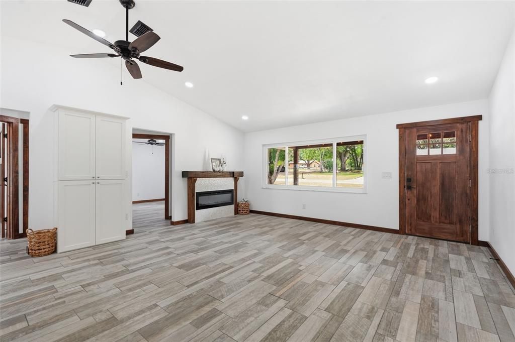 En Venta: $460,000 (3 camas, 2 baños, 1600 Pies cuadrados)