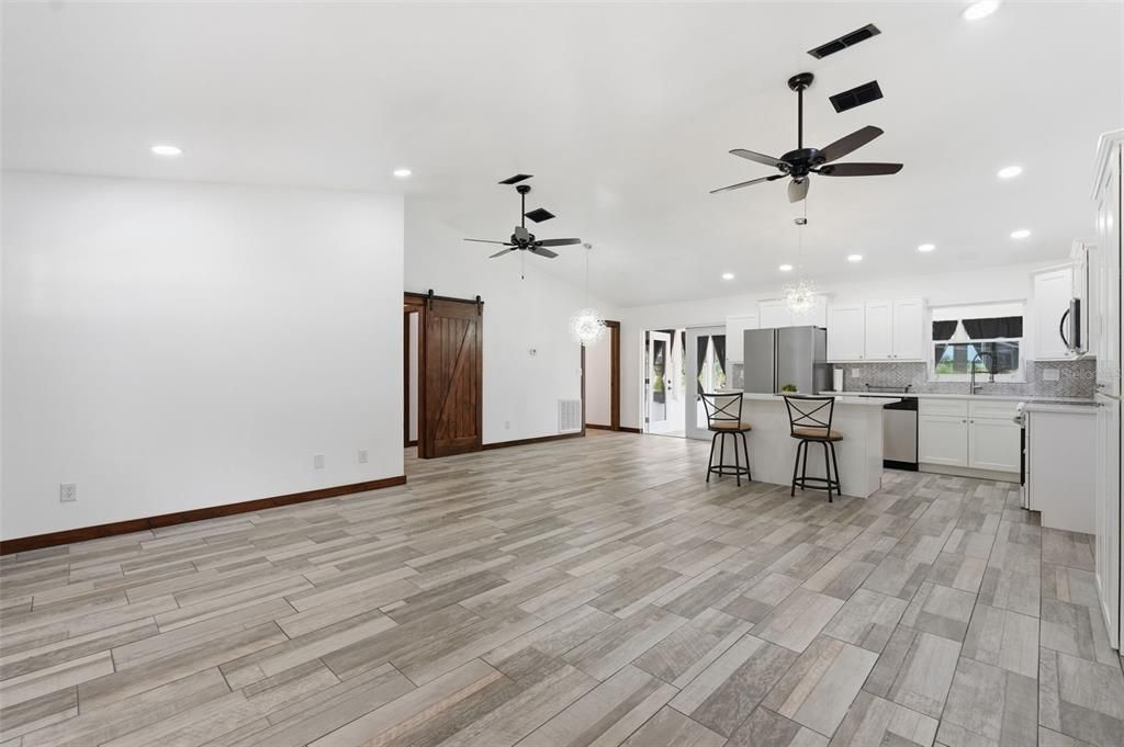 En Venta: $460,000 (3 camas, 2 baños, 1600 Pies cuadrados)