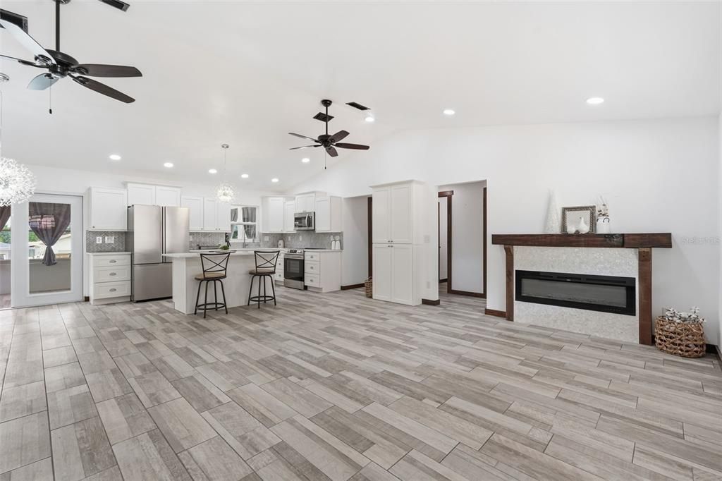 En Venta: $460,000 (3 camas, 2 baños, 1600 Pies cuadrados)