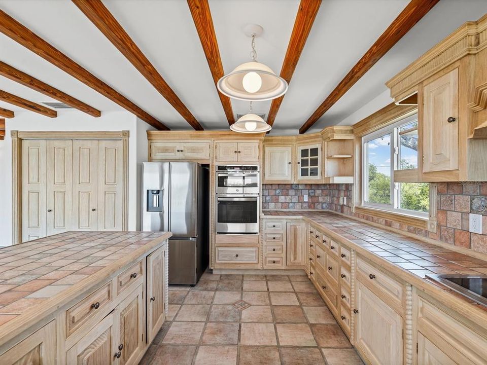На продажу: $995,000 (2 спален, 3 ванн, 1440 Квадратных фут)