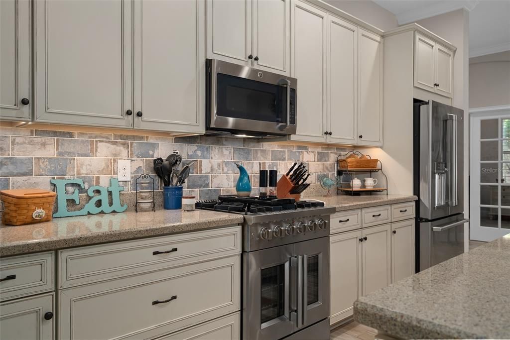 For Sale: $510,000 (2 beds, 2 baths, 1878 Square Feet)