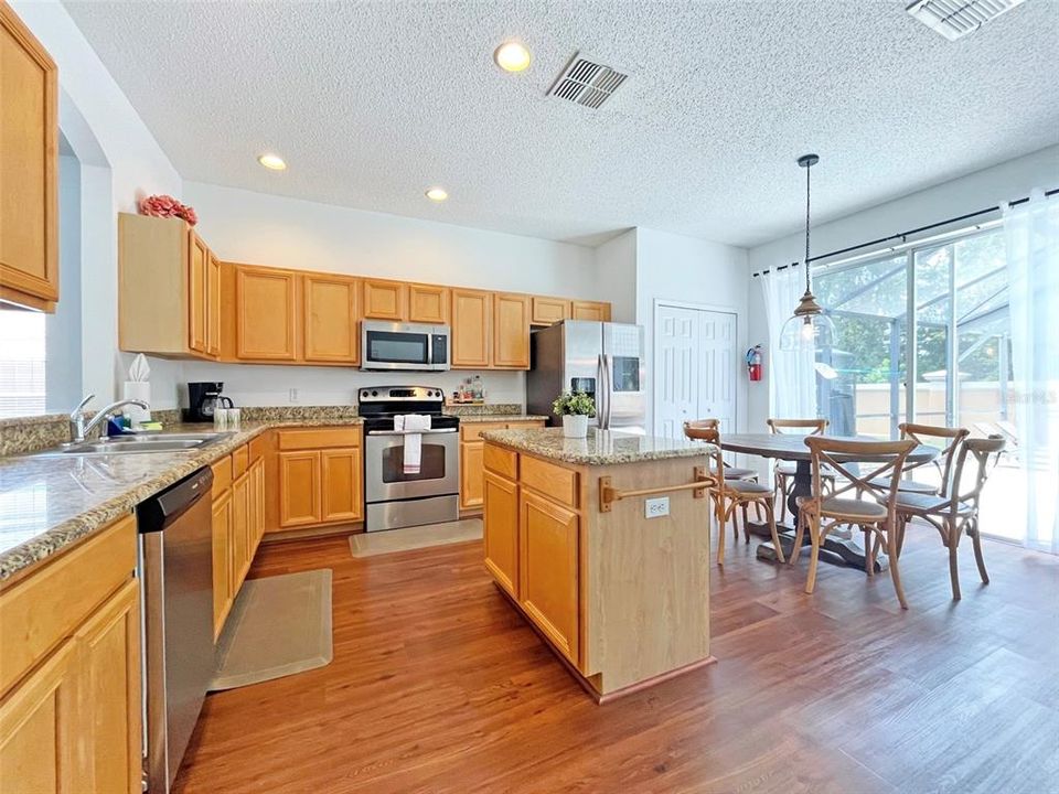 En Venta: $525,000 (6 camas, 5 baños, 2834 Pies cuadrados)