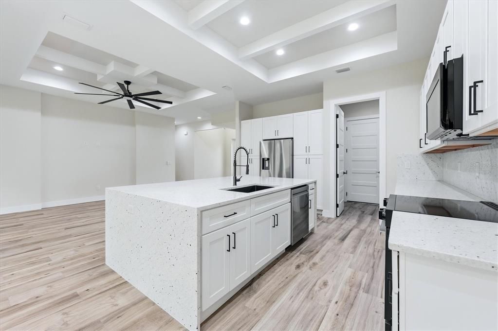 Active With Contract: $435,000 (3 beds, 2 baths, 1890 Square Feet)