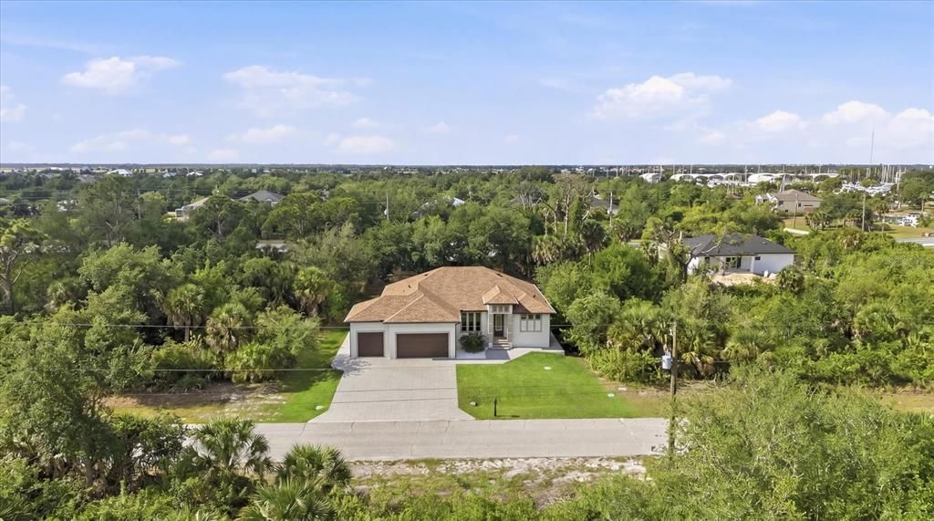 Active With Contract: $435,000 (3 beds, 2 baths, 1890 Square Feet)