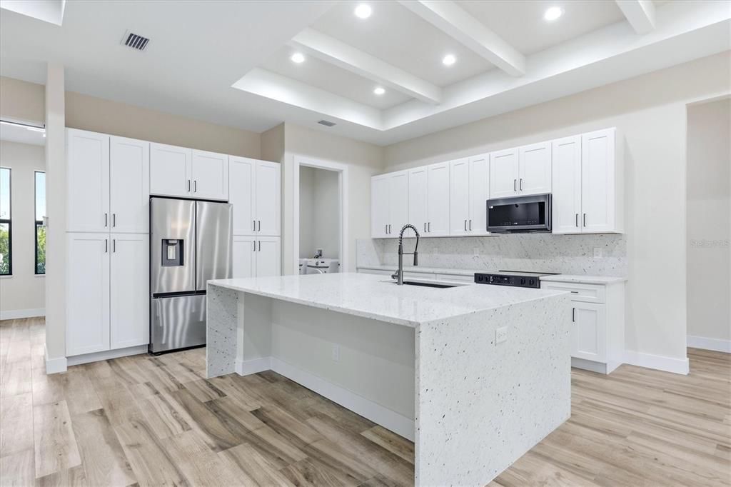 Active With Contract: $435,000 (3 beds, 2 baths, 1890 Square Feet)