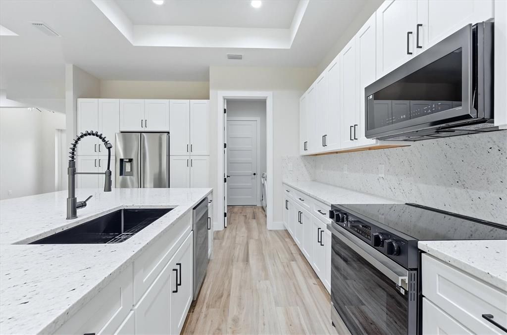 Active With Contract: $435,000 (3 beds, 2 baths, 1890 Square Feet)