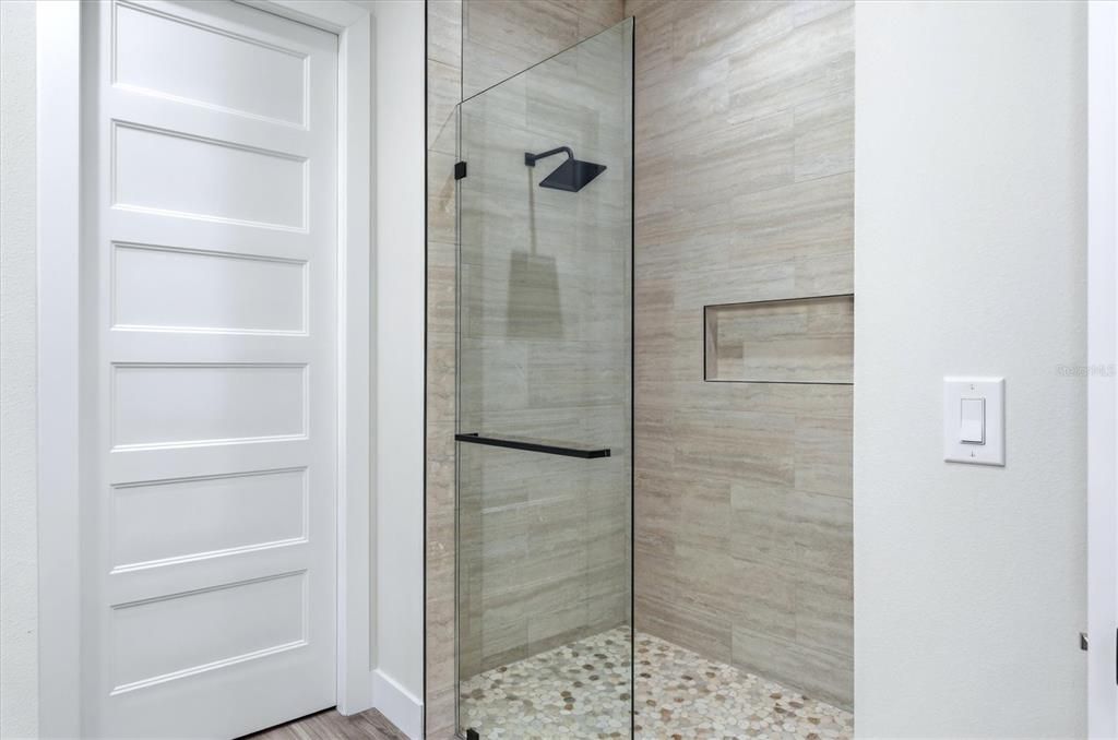 Active With Contract: $435,000 (3 beds, 2 baths, 1890 Square Feet)