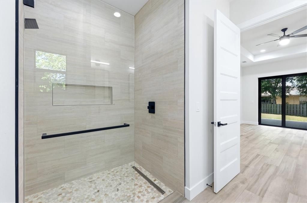 Active With Contract: $435,000 (3 beds, 2 baths, 1890 Square Feet)