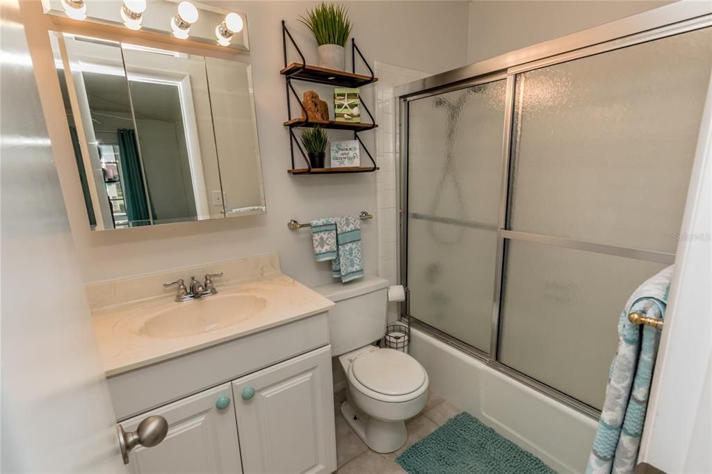 For Rent: $1,550 (1 beds, 1 baths, 750 Square Feet)
