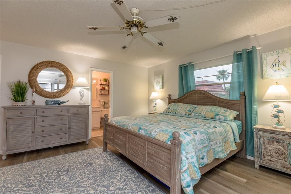 For Rent: $1,550 (1 beds, 1 baths, 750 Square Feet)