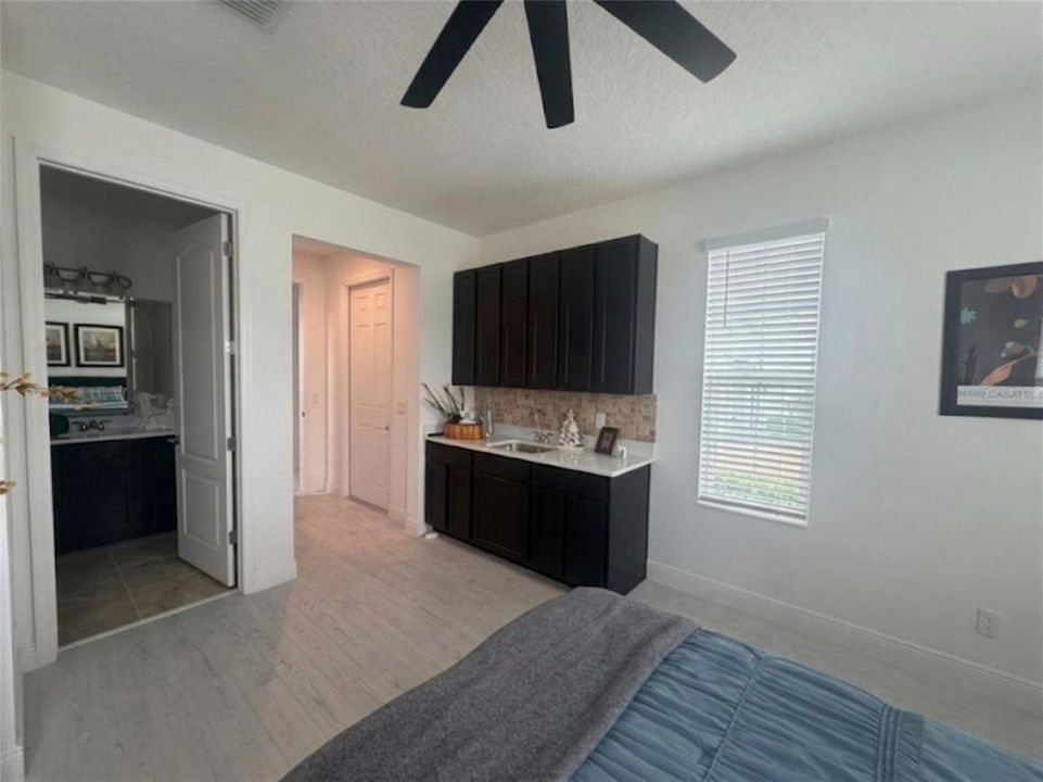 En Venta: $799,990 (5 camas, 4 baños, 4384 Pies cuadrados)
