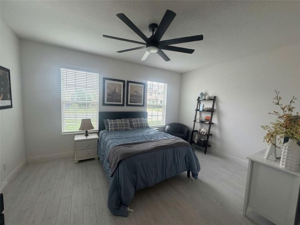 En Venta: $799,990 (5 camas, 4 baños, 4384 Pies cuadrados)