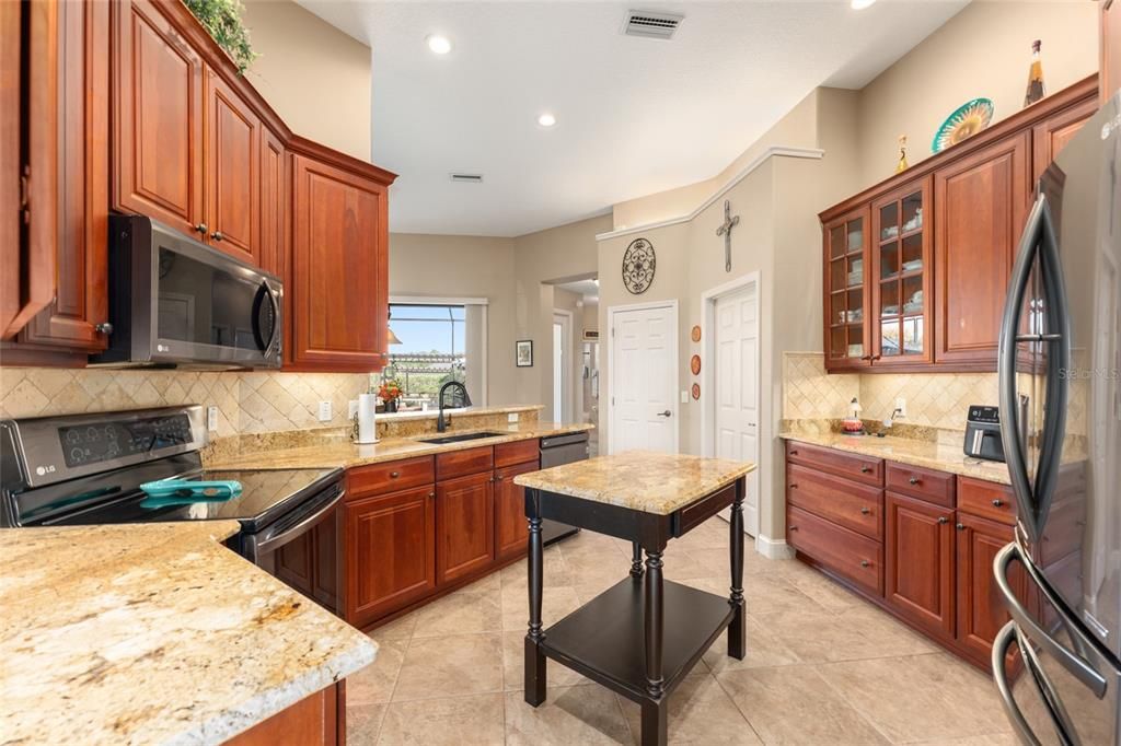 For Sale: $849,900 (3 beds, 2 baths, 2427 Square Feet)