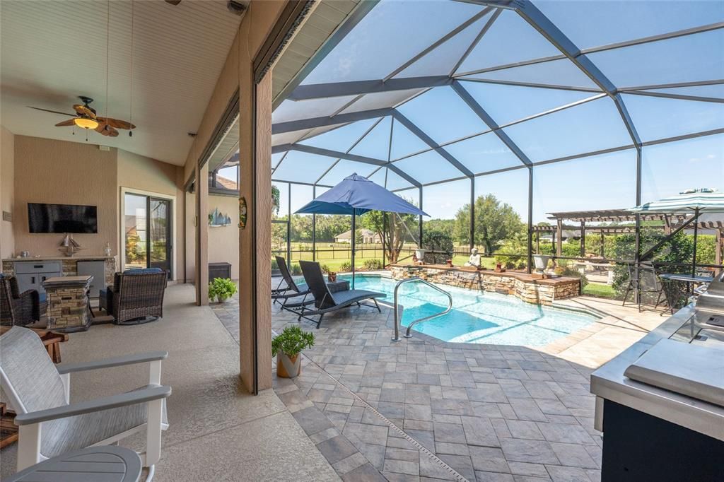 For Sale: $849,900 (3 beds, 2 baths, 2427 Square Feet)