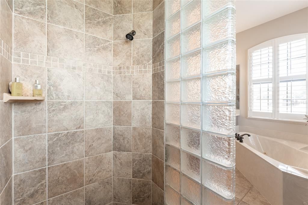 For Sale: $849,900 (3 beds, 2 baths, 2427 Square Feet)