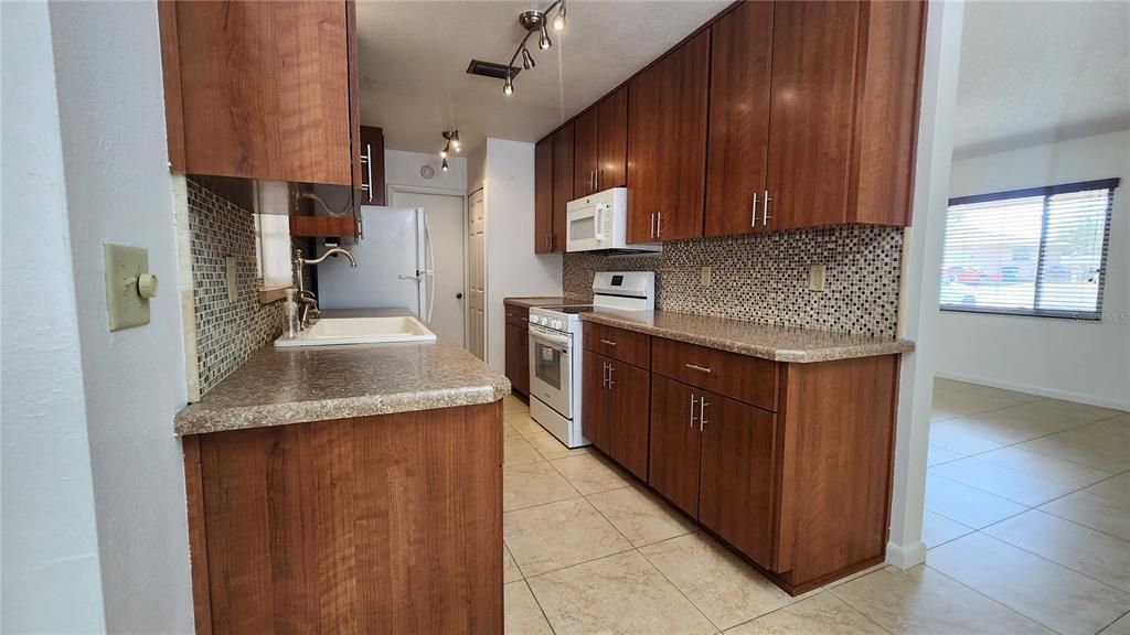 В аренду: $1,600 (2 спален, 1 ванн, 1119 Квадратных фут)