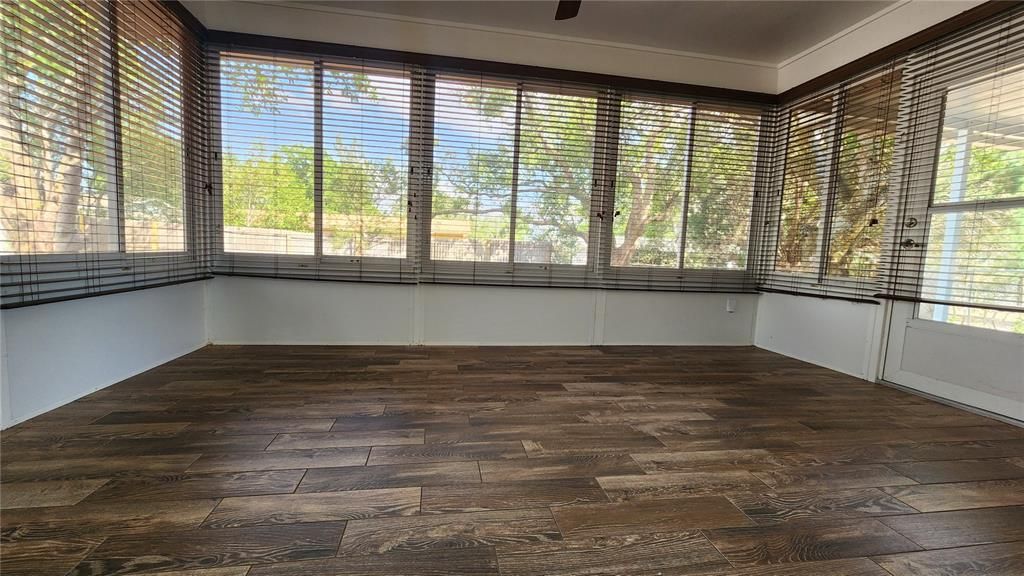 В аренду: $1,600 (2 спален, 1 ванн, 1119 Квадратных фут)