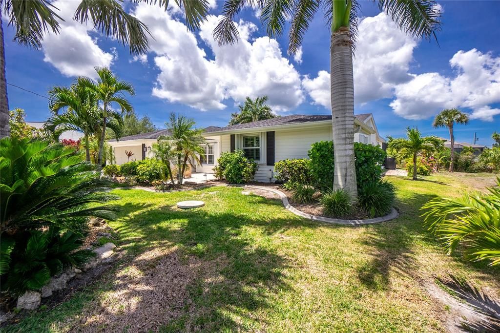 Activo con contrato: $485,000 (3 camas, 2 baños, 2432 Pies cuadrados)