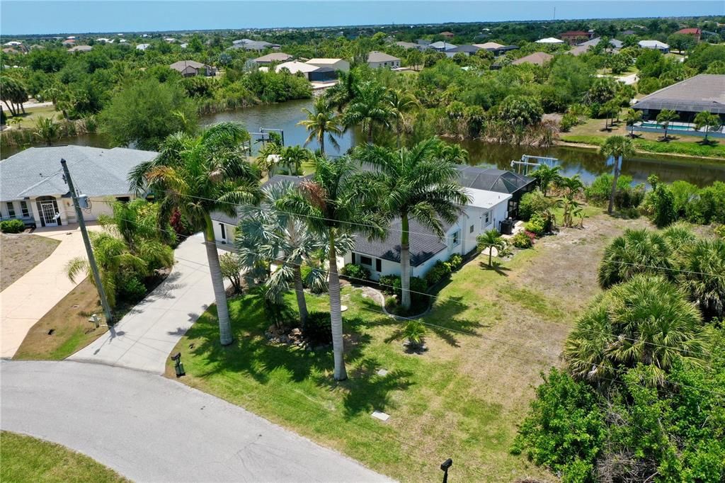 Activo con contrato: $485,000 (3 camas, 2 baños, 2432 Pies cuadrados)