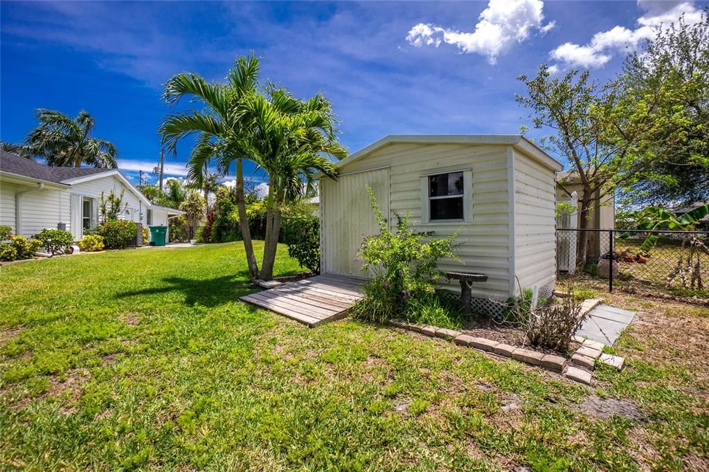 Activo con contrato: $485,000 (3 camas, 2 baños, 2432 Pies cuadrados)