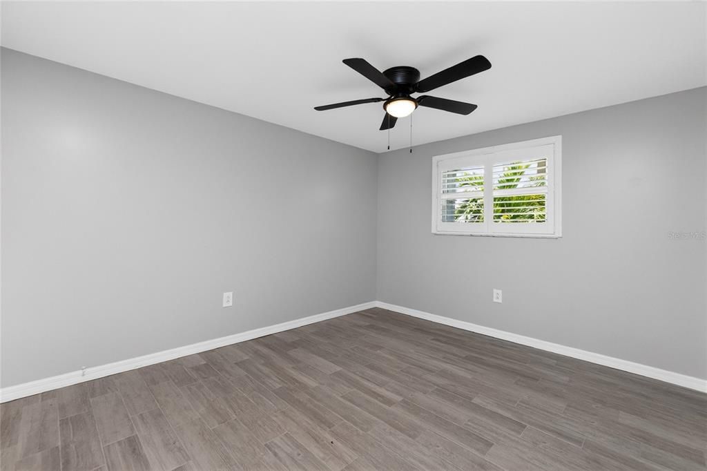 Activo con contrato: $485,000 (3 camas, 2 baños, 2432 Pies cuadrados)