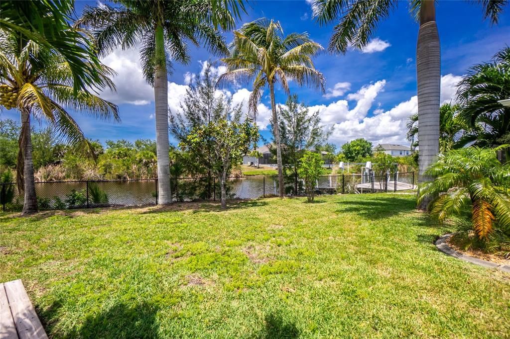 Activo con contrato: $485,000 (3 camas, 2 baños, 2432 Pies cuadrados)