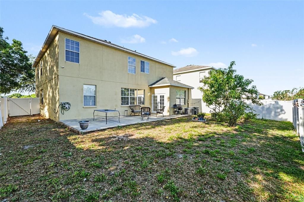 Activo con contrato: $399,900 (5 camas, 2 baños, 3146 Pies cuadrados)