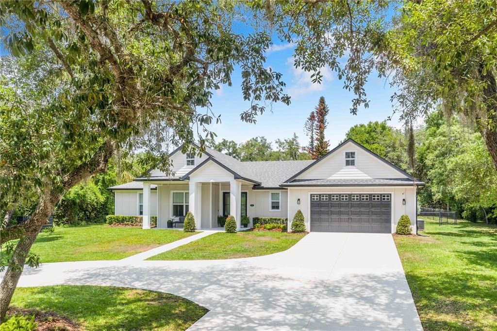 For Sale: $579,900 (4 beds, 2 baths, 2386 Square Feet)