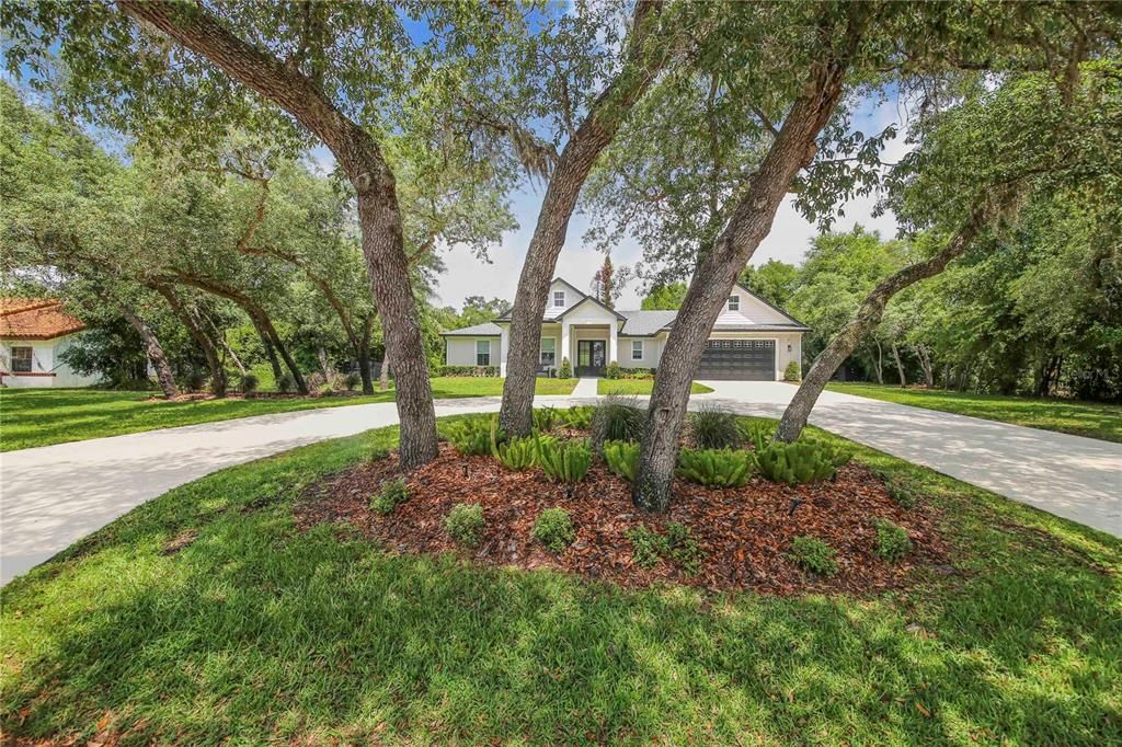 For Sale: $579,900 (4 beds, 2 baths, 2386 Square Feet)