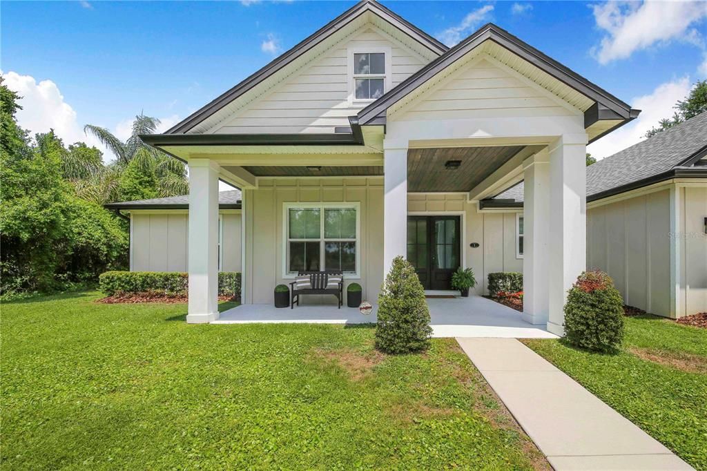 For Sale: $579,900 (4 beds, 2 baths, 2386 Square Feet)