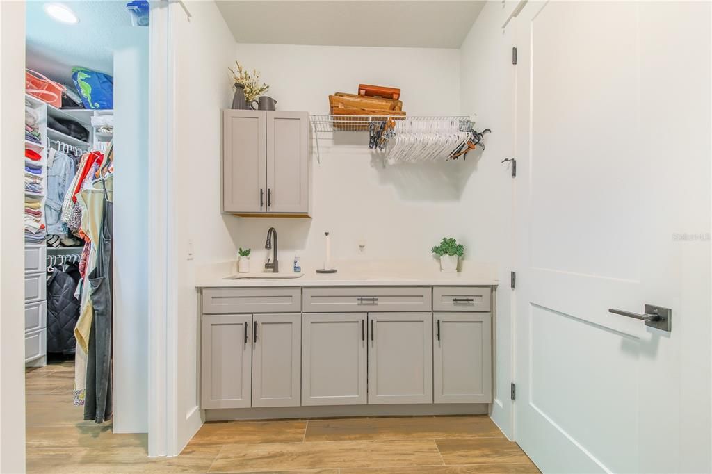 For Sale: $579,900 (4 beds, 2 baths, 2386 Square Feet)