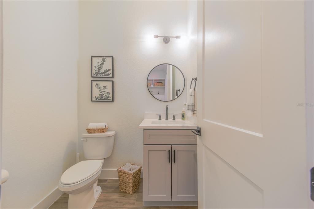 For Sale: $579,900 (4 beds, 2 baths, 2386 Square Feet)