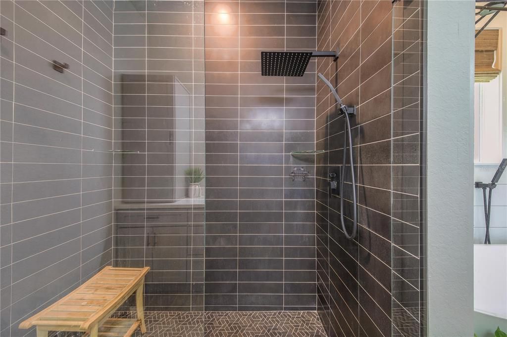 For Sale: $579,900 (4 beds, 2 baths, 2386 Square Feet)