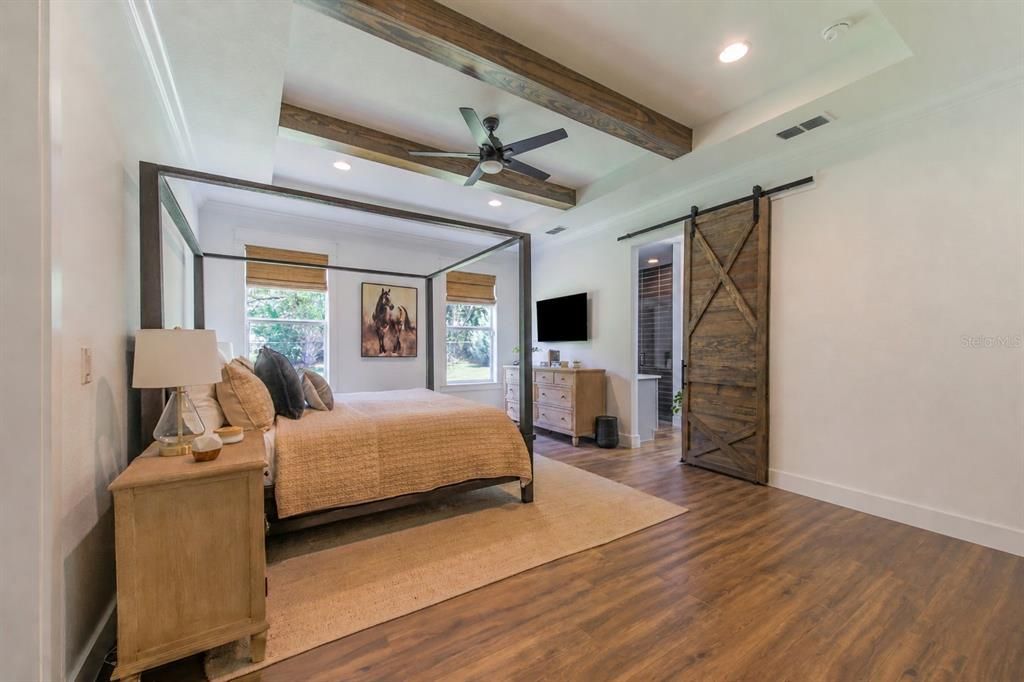 For Sale: $579,900 (4 beds, 2 baths, 2386 Square Feet)