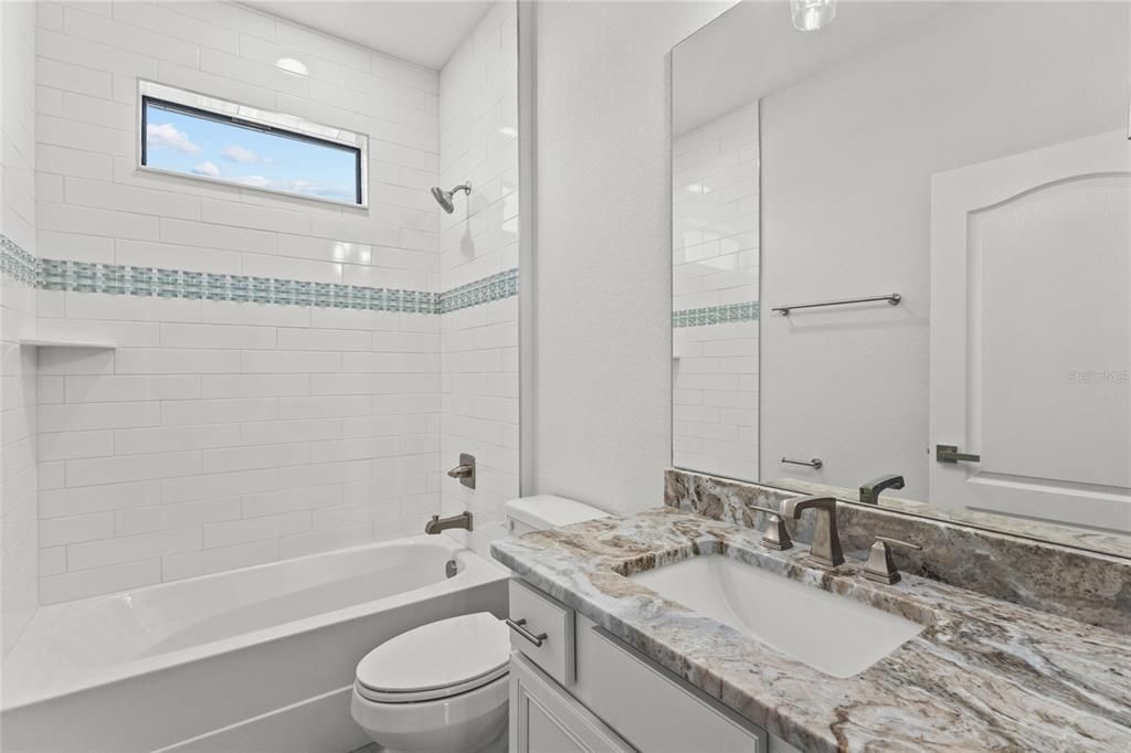 На продажу: $715,000 (4 спален, 2 ванн, 1833 Квадратных фут)