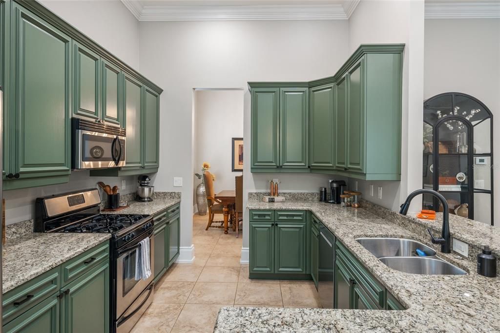 For Sale: $1,750,000 (3 beds, 3 baths, 1717 Square Feet)