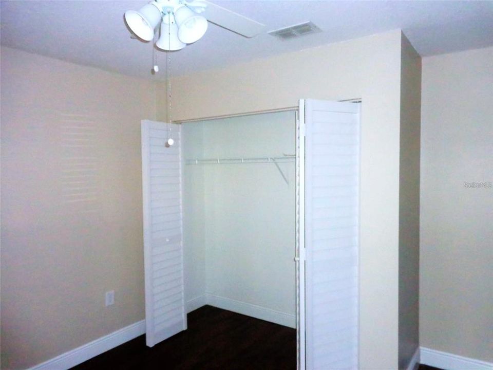 В аренду: $1,650 (2 спален, 1 ванн, 925 Квадратных фут)